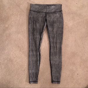 Lululemon black and white patterned leggings